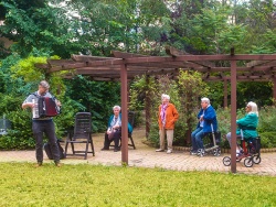 Small Corona- court concert for seniors