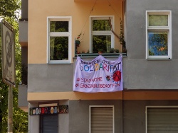 unlimited solidarity, stay at home and borders should remain open